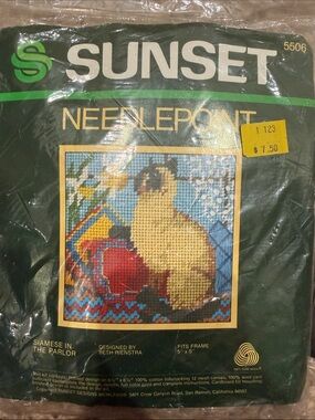 SUNSET Needlepoint Kit - Siamese in the Parlor (Green)